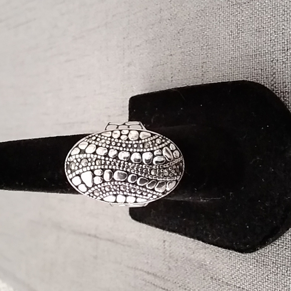 Sterling Silver 9.25 ring   PRICE DROPPED - Picture 4 of 8